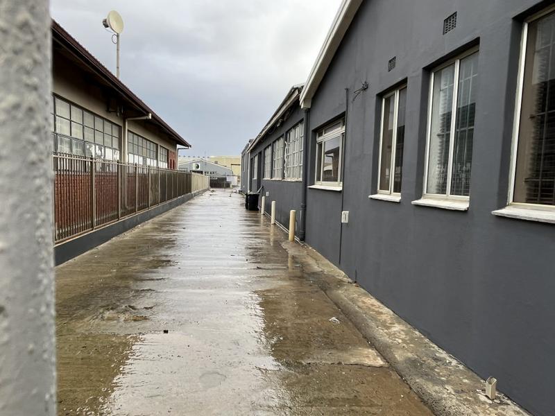 To Let Commercial Property for Rent in Paarden Eiland Western Cape